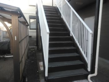 龍ヶ崎市　アパート　鉄骨階段塗装　シート張替え　軒天張替え